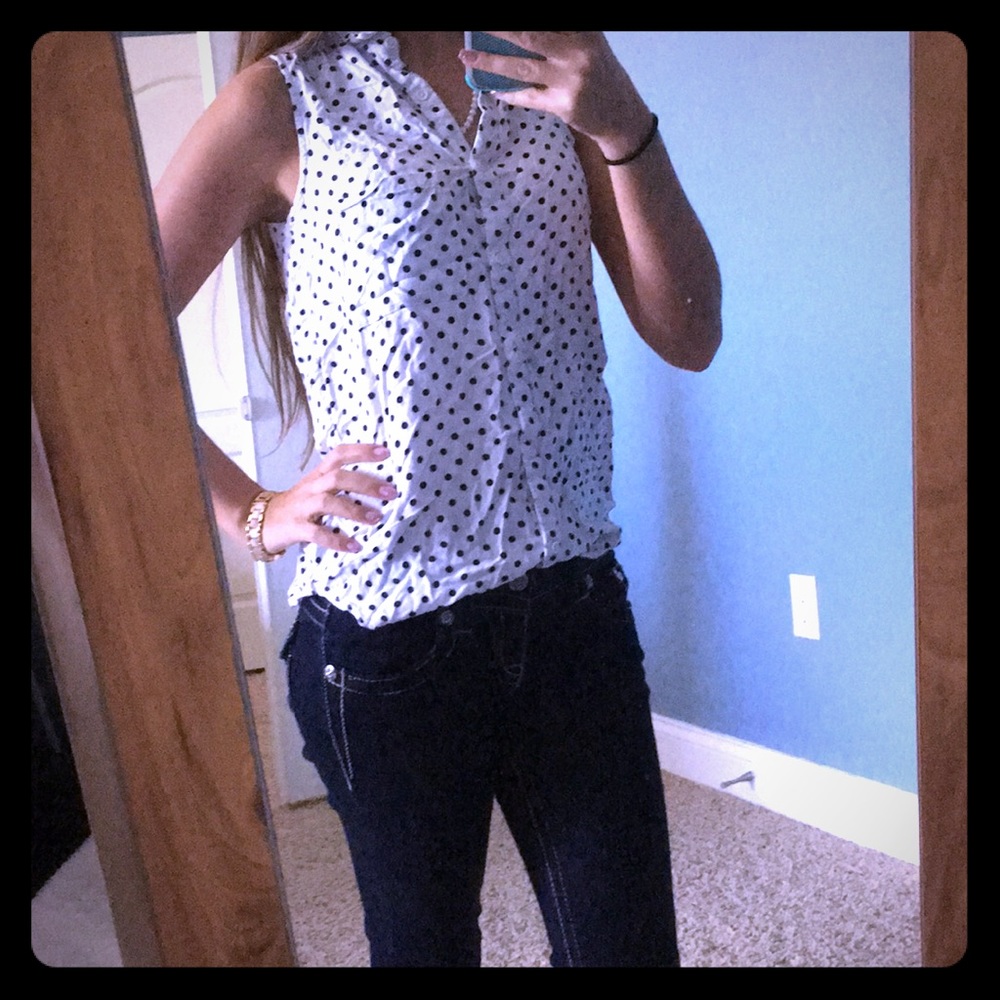 Super cute Polkadot button down blouse